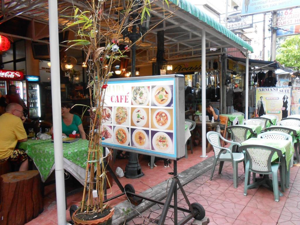 Four Sons Village Bangkok Exteriör bild