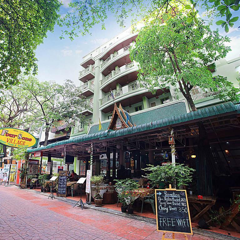 Four Sons Village Bangkok Exteriör bild