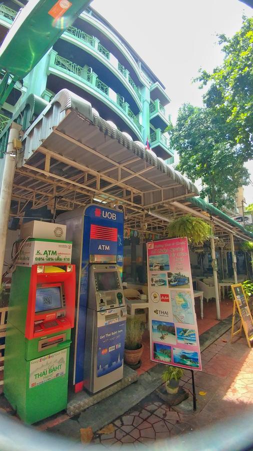 Four Sons Village Bangkok Exteriör bild